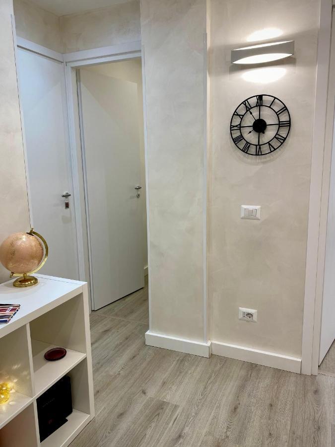 Apartment Close To The Coloseum, 2 Minutes Walk From Metro A Экстерьер фото